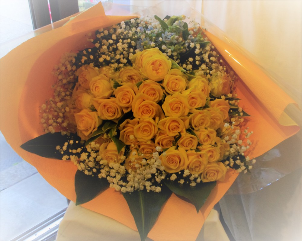特別な日に黄色の薔薇を 京都四条烏丸 新町通のお花屋さん リーフガーデン